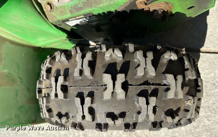 image for item DZ8595 John Deere 1332 DDE snow blower