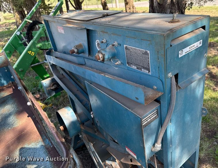 image for item DZ8598 (2) Master Pitching Machine Inc. pitching machines