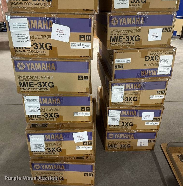 image for item DZ8600 (44) Yamaha keyboards