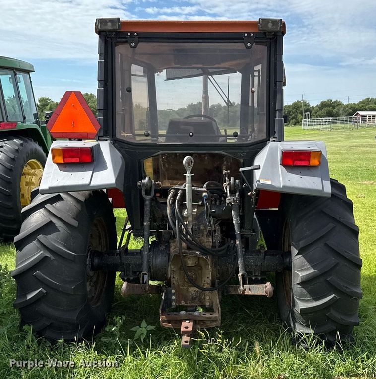 image for item DZ8611 1991 Agco Allis 7600 tractor