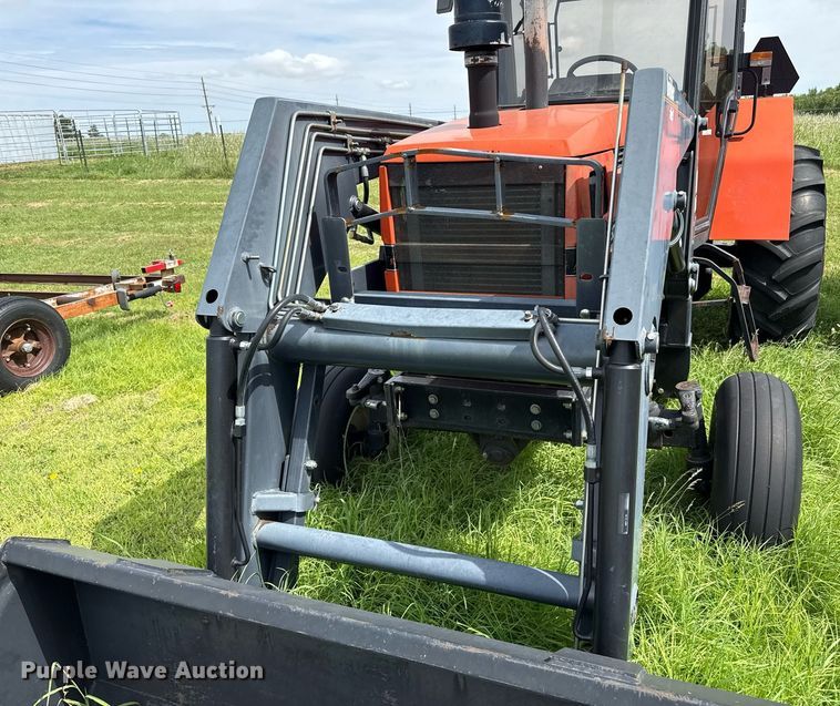 image for item DZ8611 1991 Agco Allis 7600 tractor