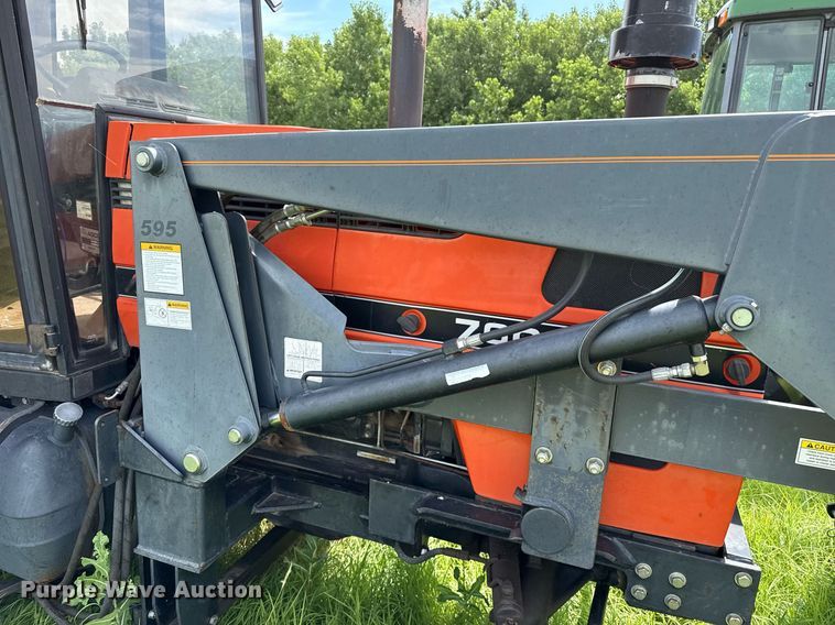 image for item DZ8611 1991 Agco Allis 7600 tractor