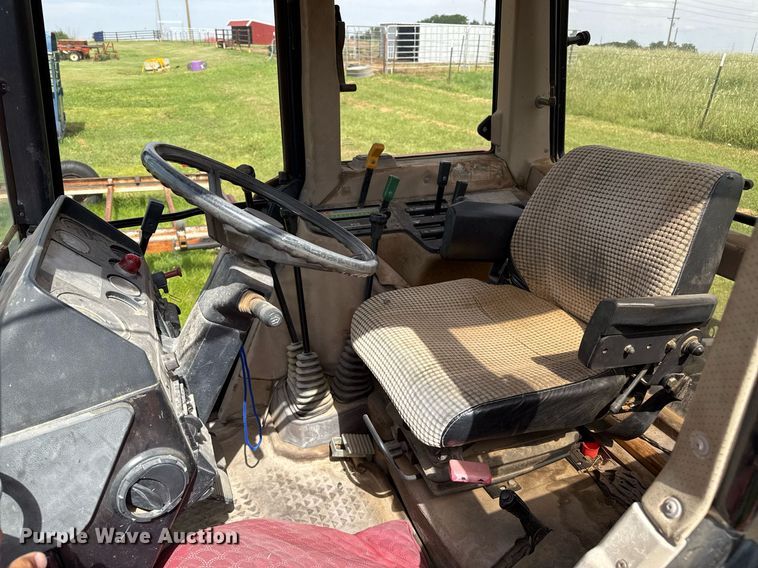 image for item DZ8611 1991 Agco Allis 7600 tractor