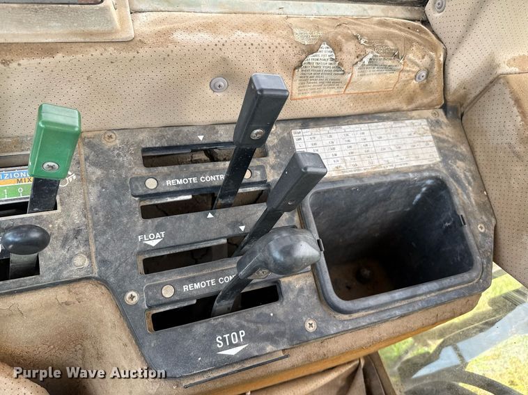 image for item DZ8611 1991 Agco Allis 7600 tractor