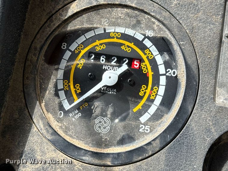 image for item DZ8611 1991 Agco Allis 7600 tractor