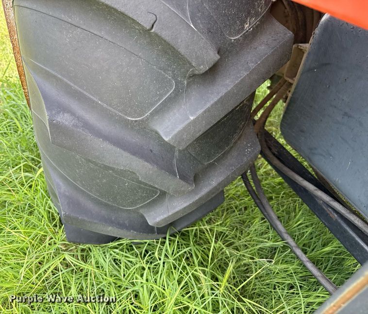 image for item DZ8611 1991 Agco Allis 7600 tractor