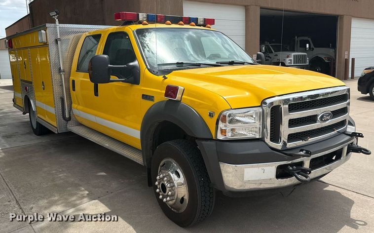 image for item DZ8614 2005 Ford F550 rescue vehicle