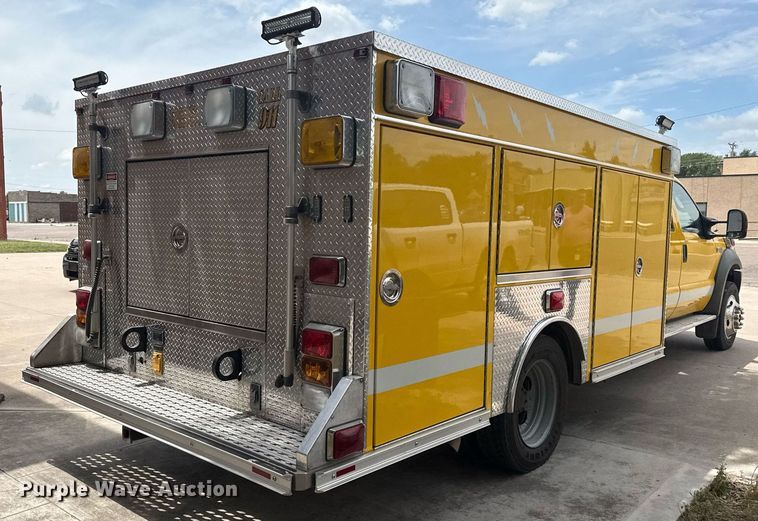 image for item DZ8614 2005 Ford F550 rescue vehicle
