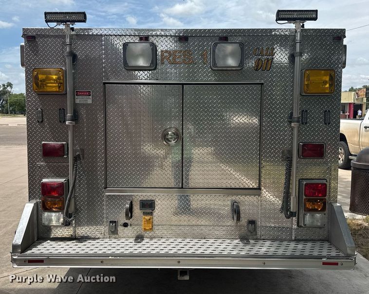 image for item DZ8614 2005 Ford F550 rescue vehicle