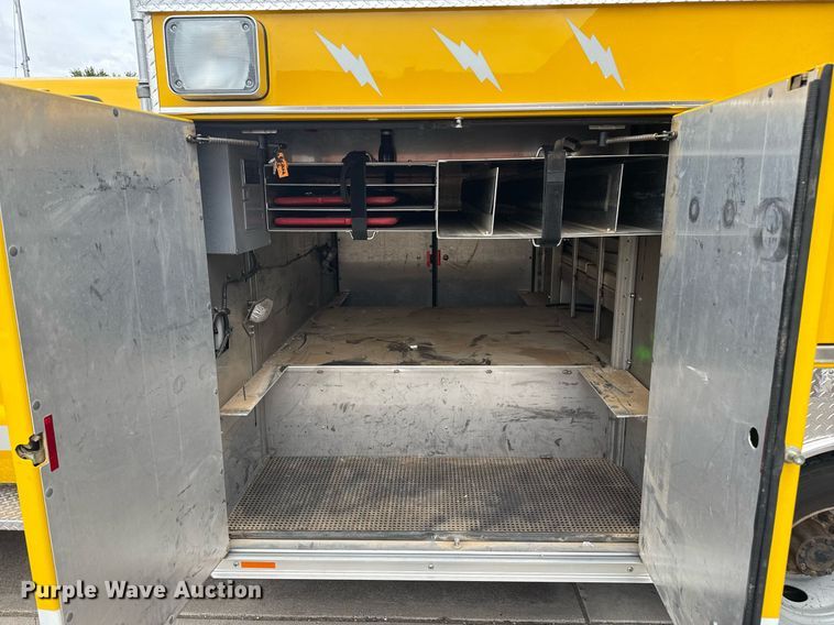 image for item DZ8614 2005 Ford F550 rescue vehicle