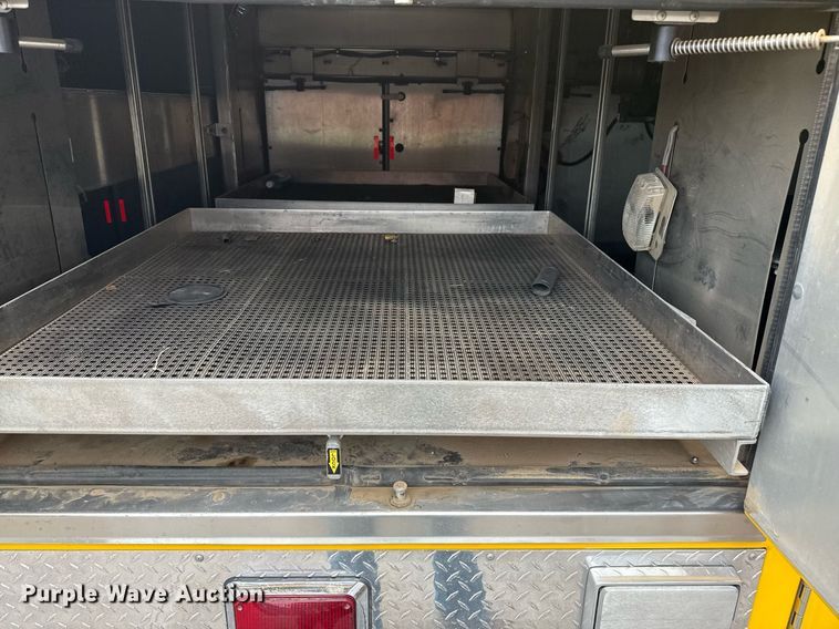 image for item DZ8614 2005 Ford F550 rescue vehicle