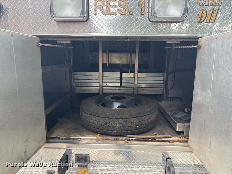 image for item DZ8614 2005 Ford F550 rescue vehicle