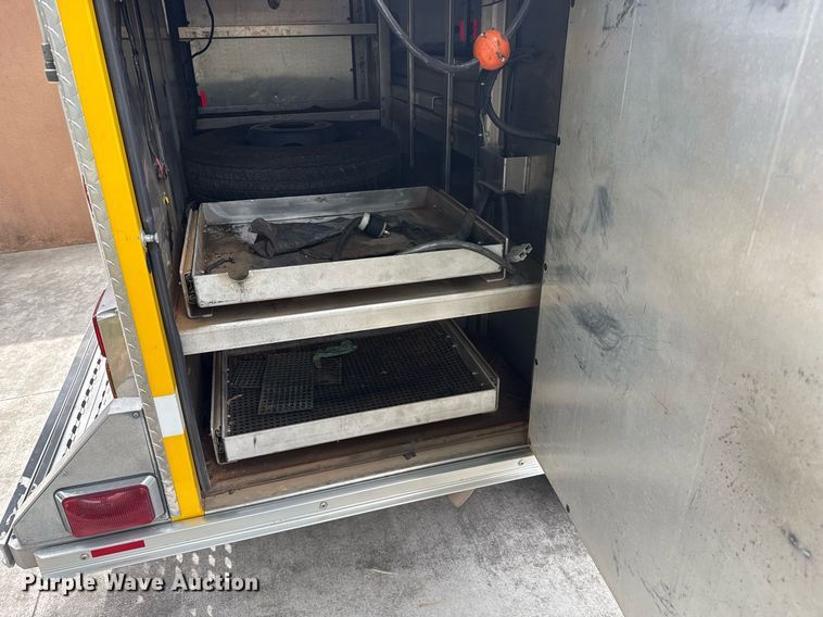 image for item DZ8614 2005 Ford F550 rescue vehicle