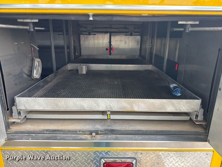 image for item DZ8614 2005 Ford F550 rescue vehicle