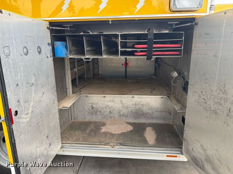 image for item DZ8614 2005 Ford F550 rescue vehicle