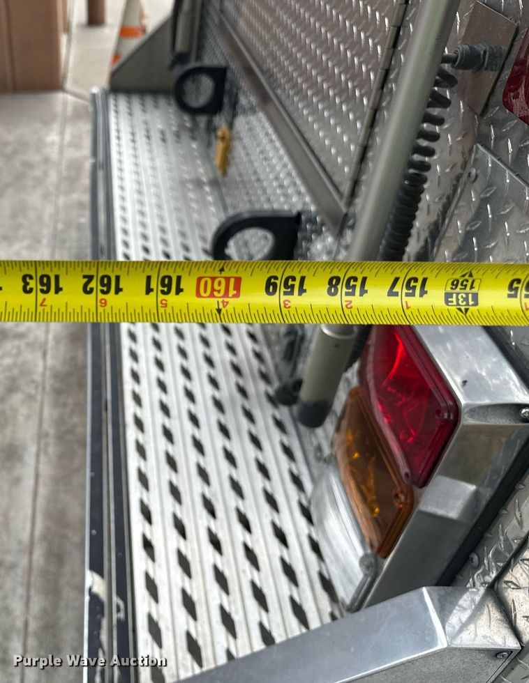 image for item DZ8614 2005 Ford F550 rescue vehicle