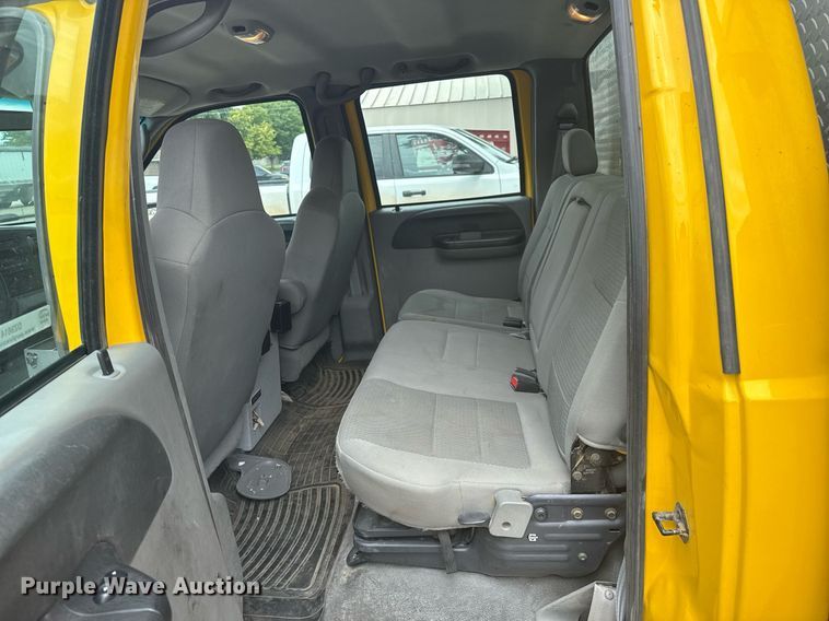 image for item DZ8614 2005 Ford F550 rescue vehicle