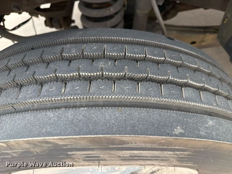 image for item DZ8614 2005 Ford F550 rescue vehicle