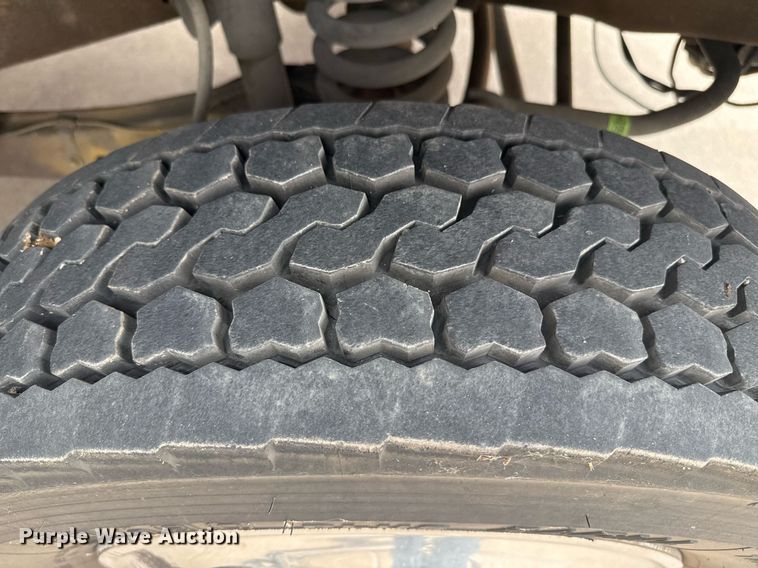 image for item DZ8614 2005 Ford F550 rescue vehicle