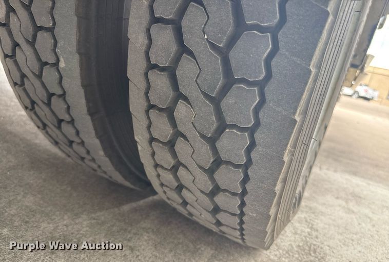 image for item DZ8614 2005 Ford F550 rescue vehicle