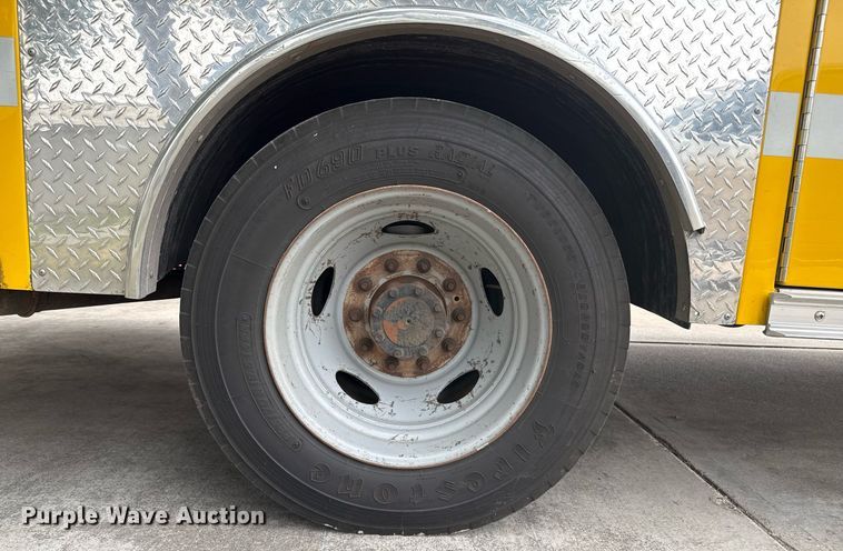 image for item DZ8614 2005 Ford F550 rescue vehicle