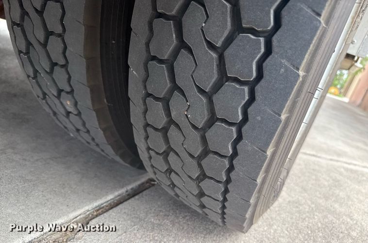 image for item DZ8614 2005 Ford F550 rescue vehicle