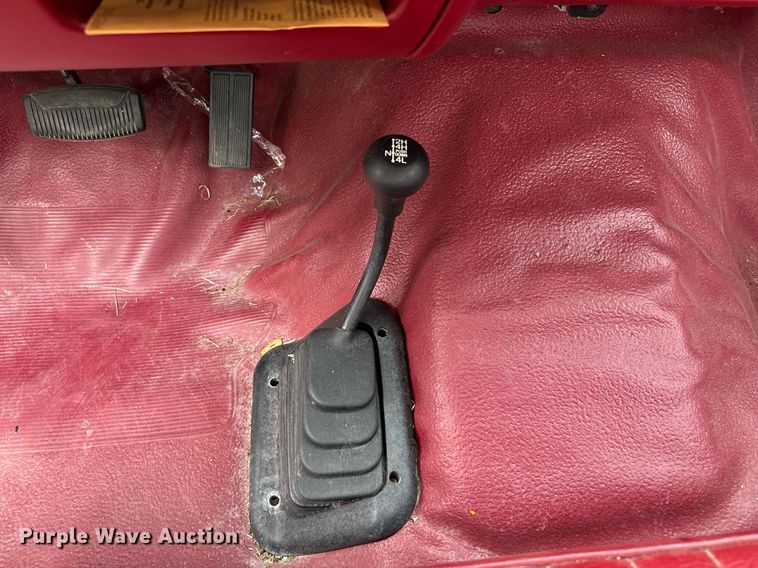 image for item DZ8618 1993 Ford F350 flatbed pickup truck