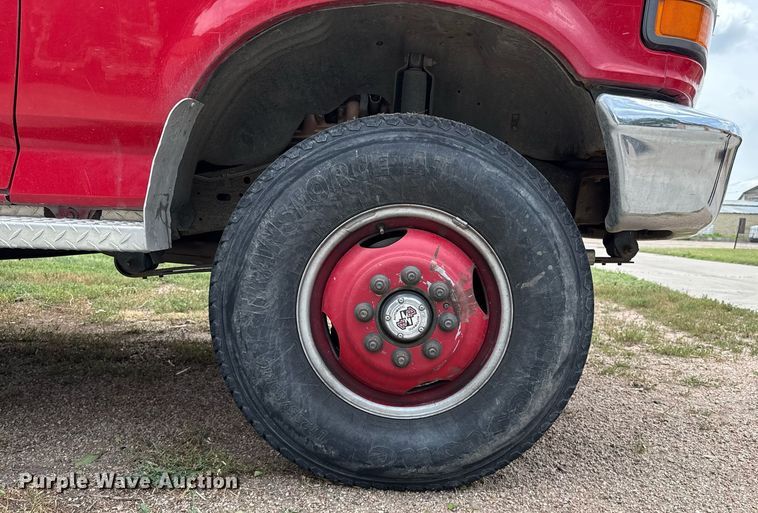 image for item DZ8618 1993 Ford F350 flatbed pickup truck