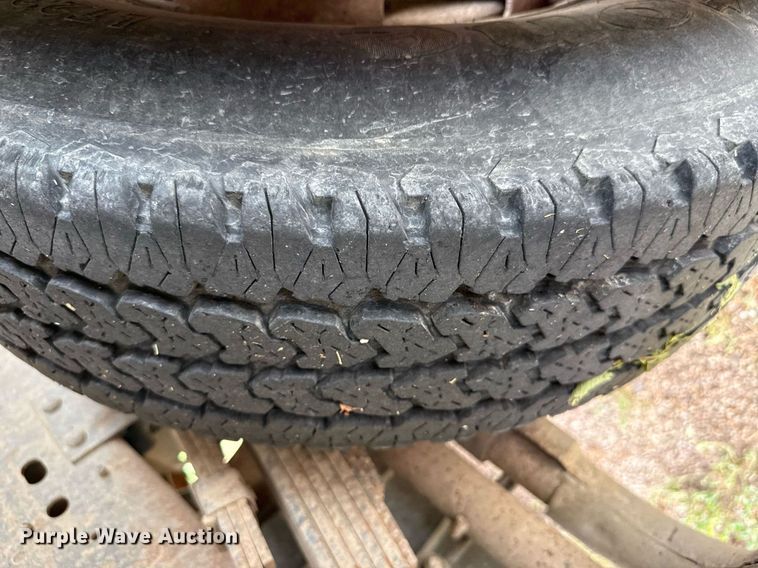 image for item DZ8618 1993 Ford F350 flatbed pickup truck