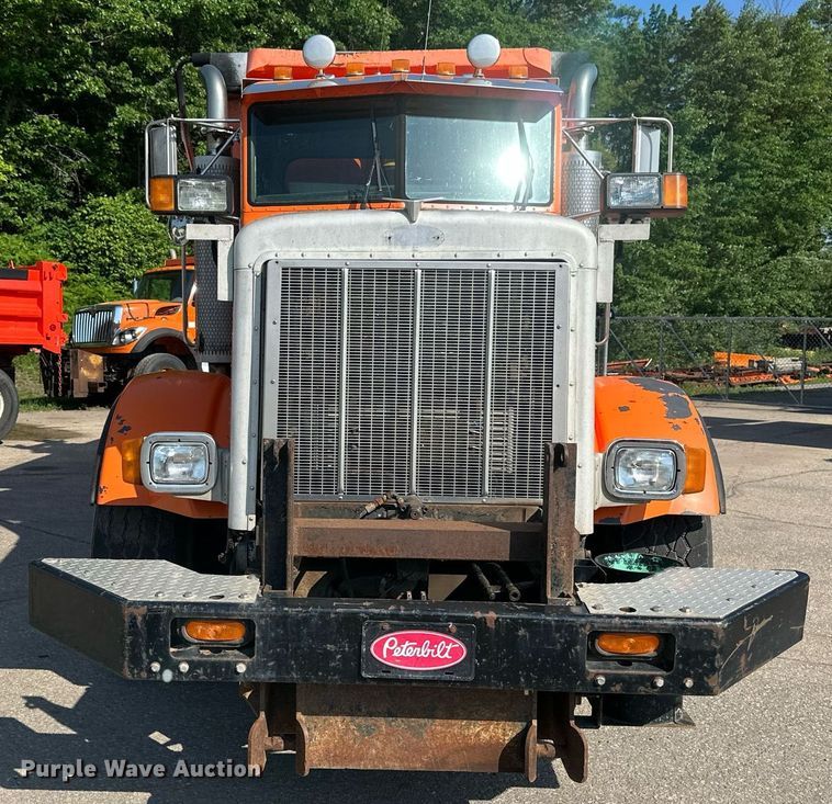 image for item EB2642 2004 Peterbilt 357 dump truck