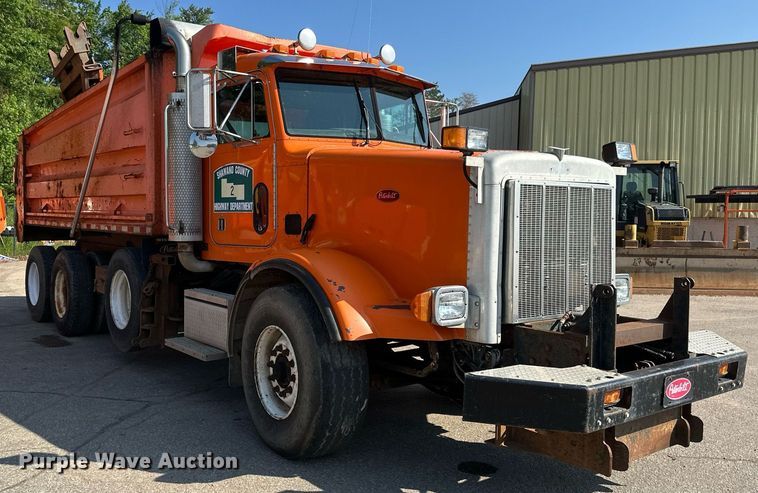 image for item EB2642 2004 Peterbilt 357 dump truck