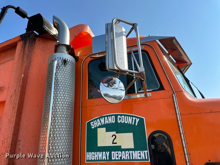 image for item EB2642 2004 Peterbilt 357 dump truck