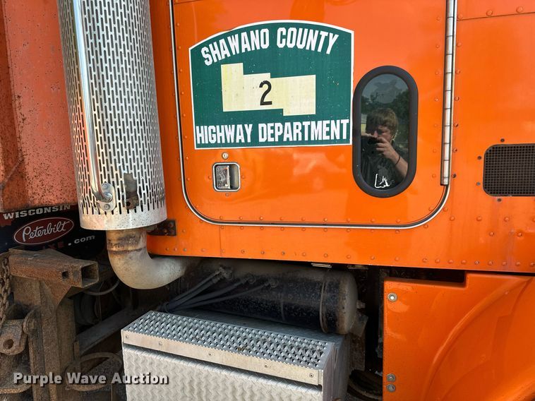 image for item EB2642 2004 Peterbilt 357 dump truck