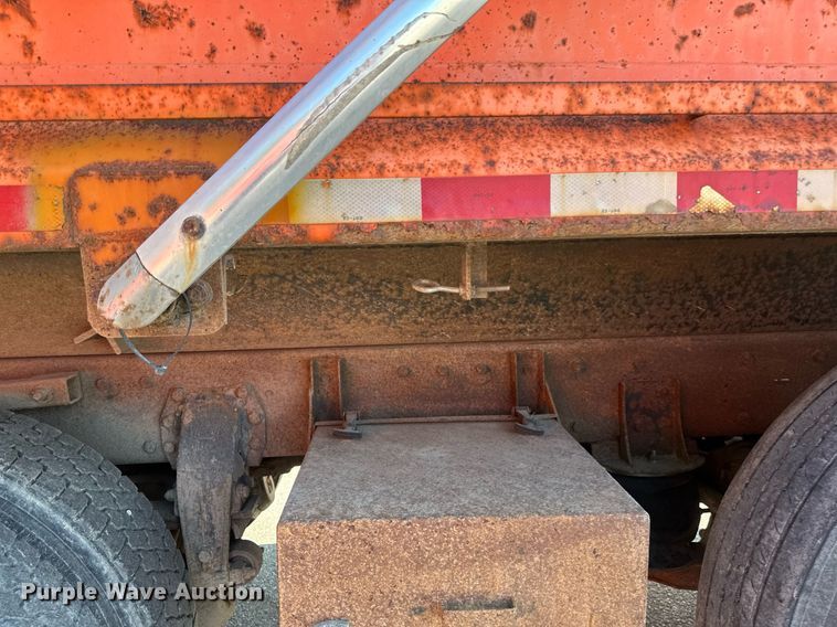 image for item EB2642 2004 Peterbilt 357 dump truck