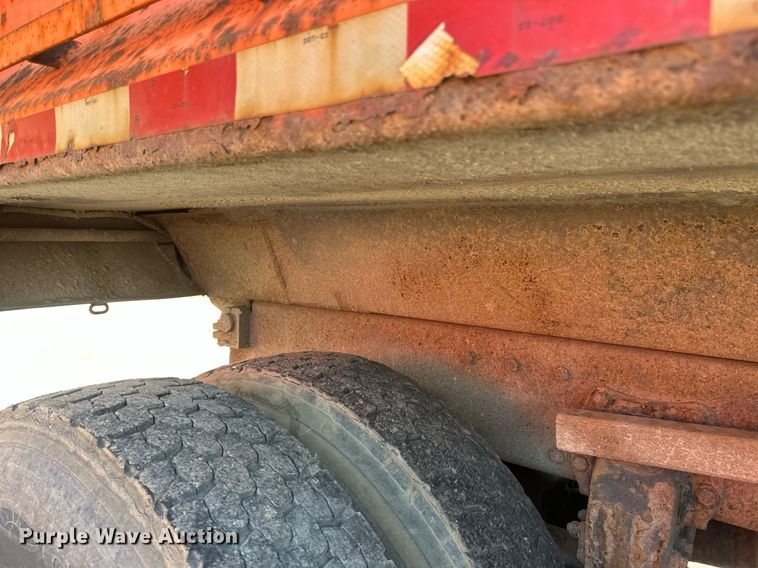 image for item EB2642 2004 Peterbilt 357 dump truck