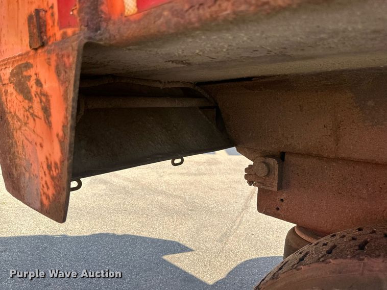 image for item EB2642 2004 Peterbilt 357 dump truck