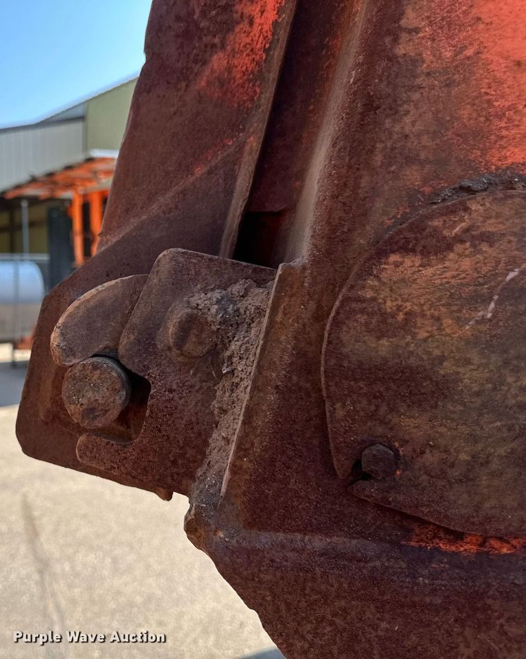 image for item EB2642 2004 Peterbilt 357 dump truck