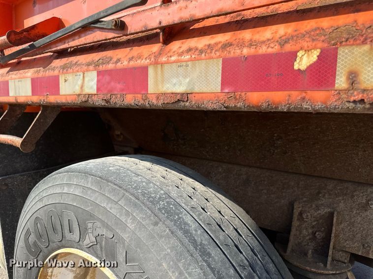 image for item EB2642 2004 Peterbilt 357 dump truck