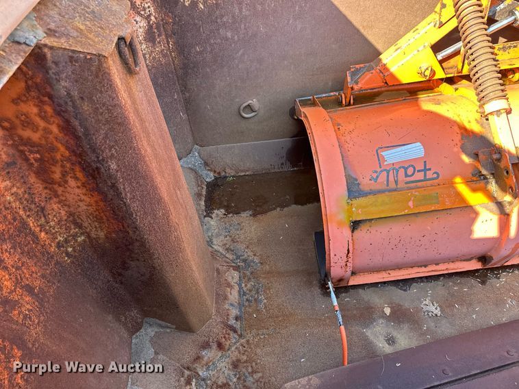 image for item EB2642 2004 Peterbilt 357 dump truck