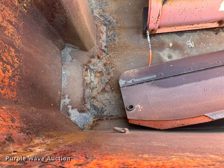 image for item EB2642 2004 Peterbilt 357 dump truck