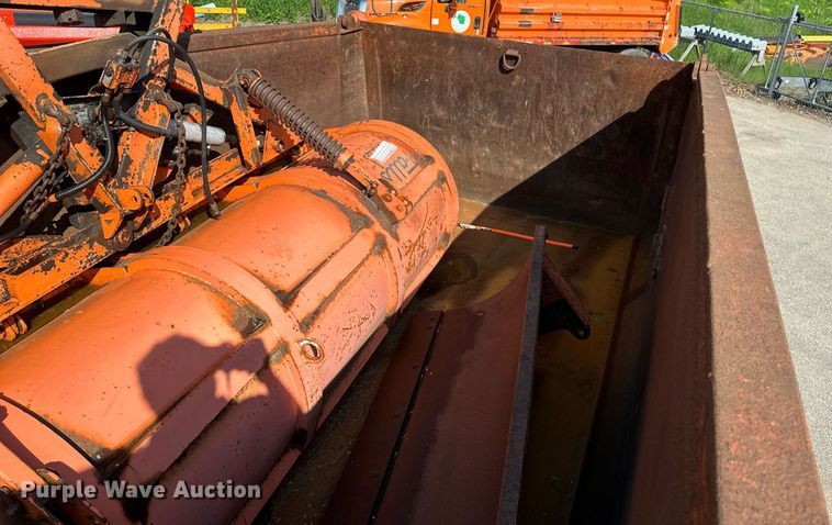 image for item EB2642 2004 Peterbilt 357 dump truck