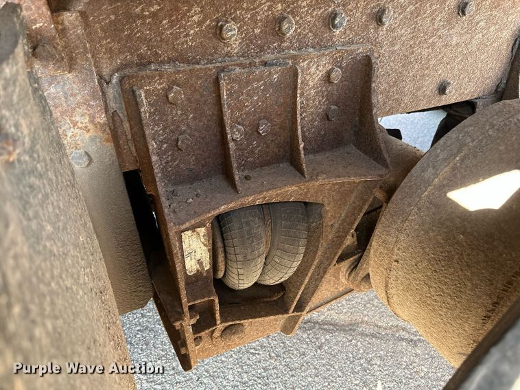 image for item EB2642 2004 Peterbilt 357 dump truck