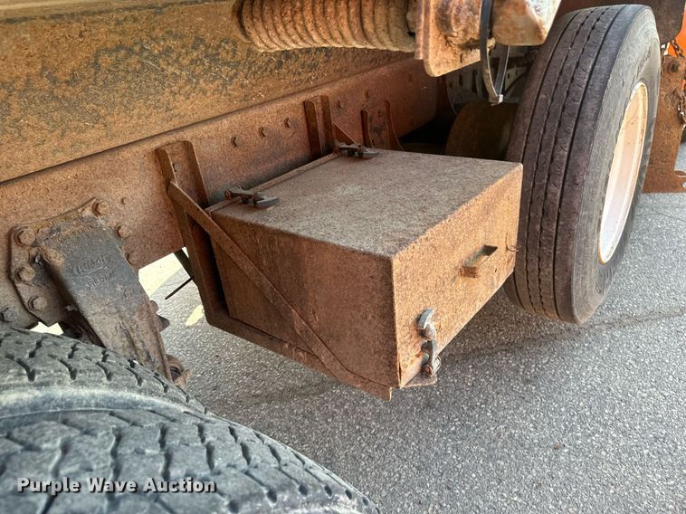 image for item EB2642 2004 Peterbilt 357 dump truck