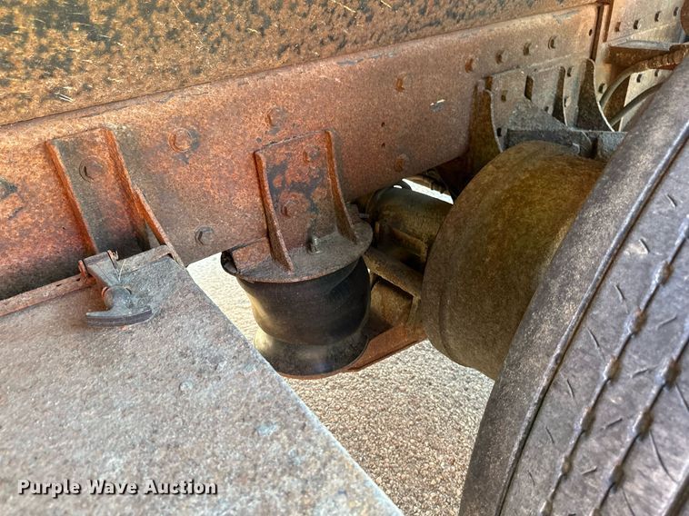 image for item EB2642 2004 Peterbilt 357 dump truck