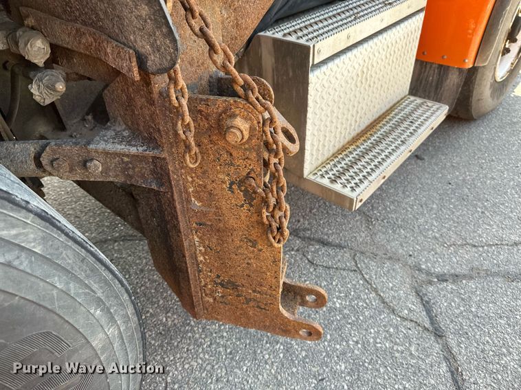 image for item EB2642 2004 Peterbilt 357 dump truck