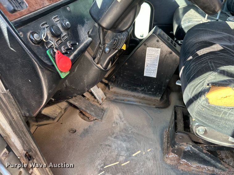 image for item EB2642 2004 Peterbilt 357 dump truck