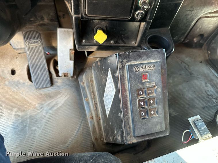 image for item EB2642 2004 Peterbilt 357 dump truck