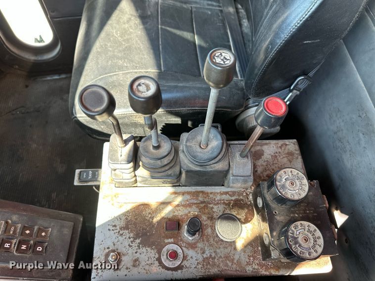 image for item EB2642 2004 Peterbilt 357 dump truck