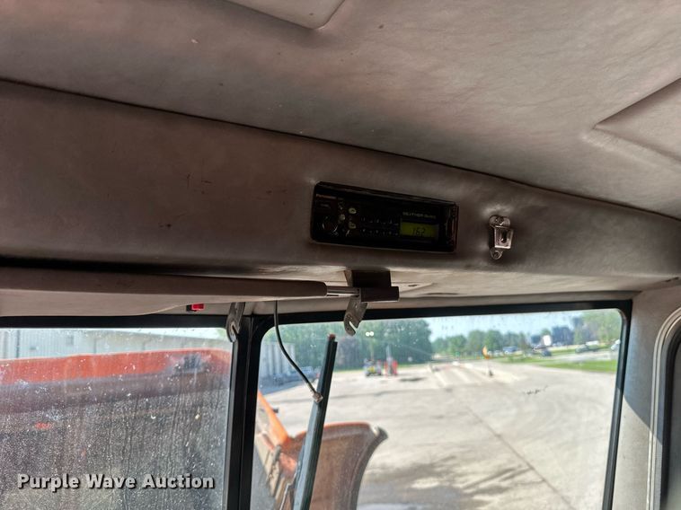 image for item EB2642 2004 Peterbilt 357 dump truck