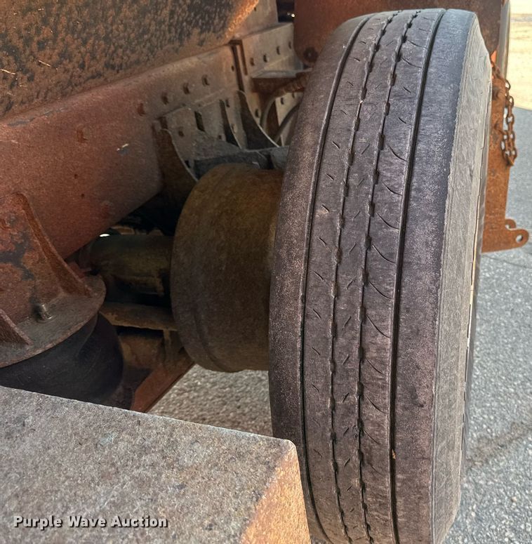 image for item EB2642 2004 Peterbilt 357 dump truck